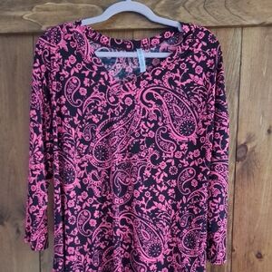 Scarlett Black and Pink 3/4 Sleeve Graphic Blouse  NEW w/o Tags